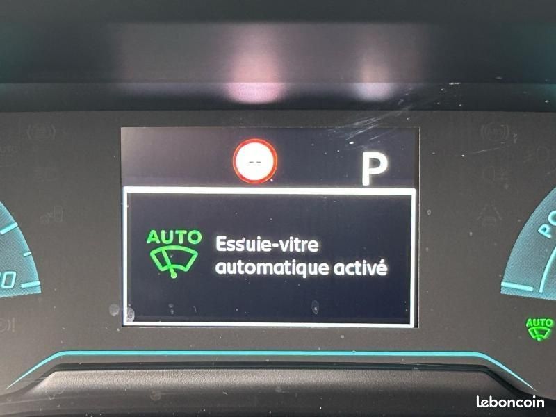 Peugeot 2008 e-2008 136ch Allure (image 17)