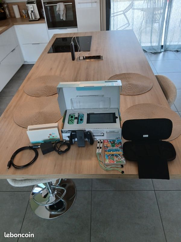 Nintendo switch 1 pack animal crossing tout est d'origine complet (image 1)