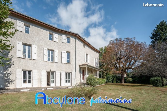 Propriété 11 pièces 445 m²