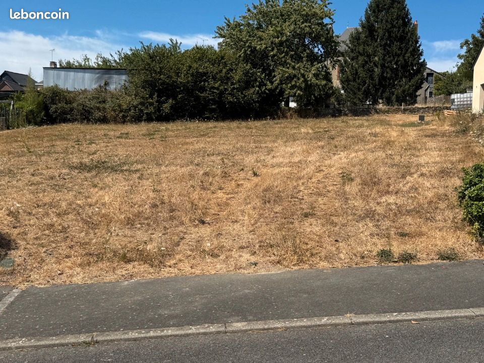 Terrain 875 m² · à Cuillé · 25 813 €
