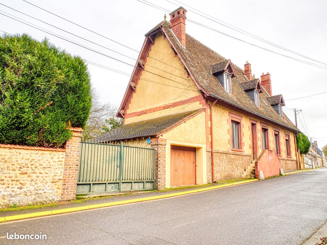 Maison 8 pièces 213 m² · à Vendôme · 213 m² · 254 900 €
