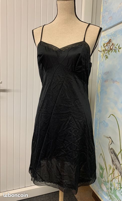 jolie combinaison & fond de robe vintage jolie dentelle T40/42 ref