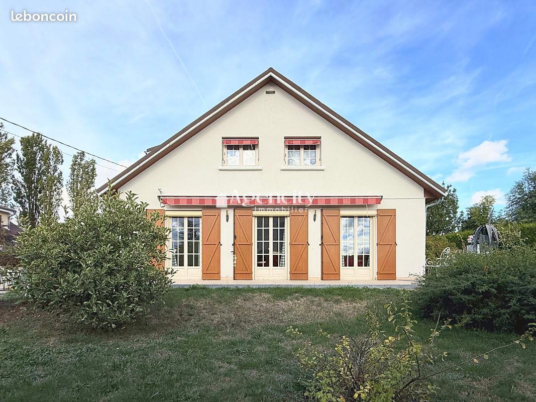 Maison 9 pièces 152 m² · à Conches-sur-Gondoire · 152 m² · 553 850 €