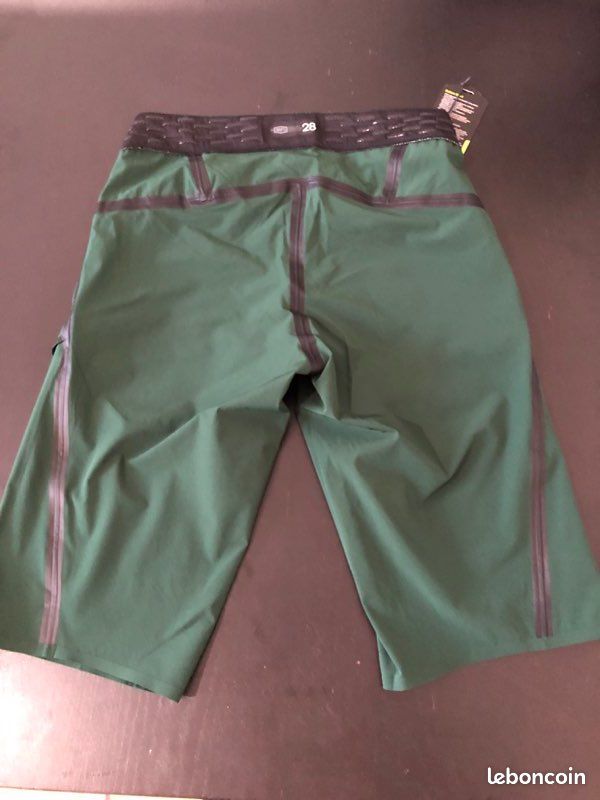 Short Chrome Industries Homme - Taille 28, Gris, Coupe Slim, Pour Vélo/VTT, Neuf Avec étiquette