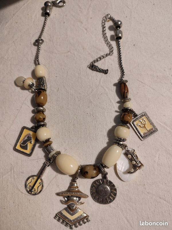 Collier TStreet (image 1)