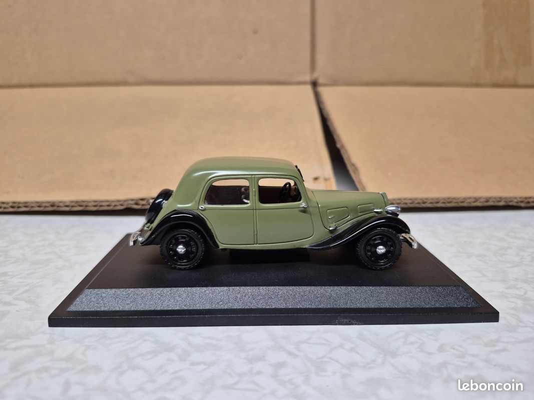 Dubray France Plastique Citroen Traction 11 B Avec Malle Bon Etat Sans