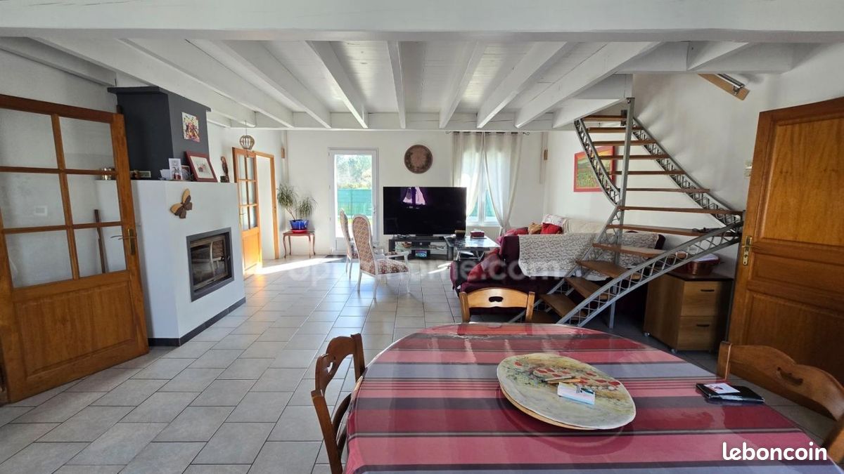 Maison 8 pièces 185 m² · à Léognan · 185 m² · 549 000 €