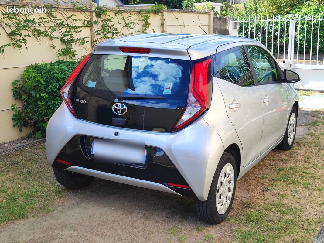 Toyota Aygo (2) 1.0 VVT-I X PLAY 5P (image 2)