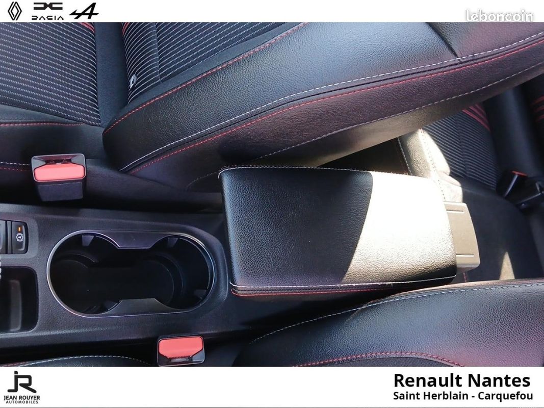 Renault Captur E-Tech hybride rechargeable 160ch RS Line (image 22)