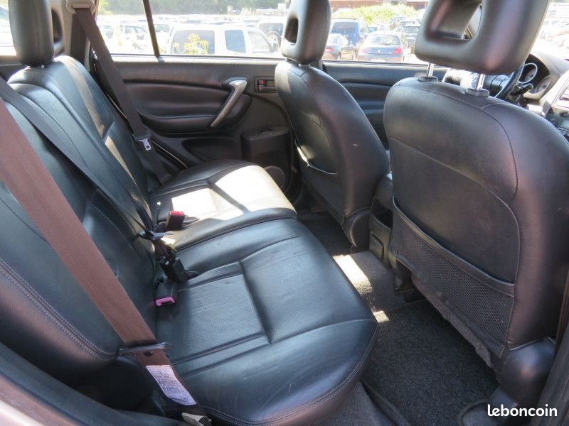 Toyota RAV4 115 D-4D VXE 5P (image 20)