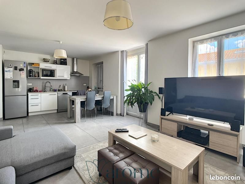 Appartement 3 pièces 60 m² · à Communay · 60 m² · 819 €/mois