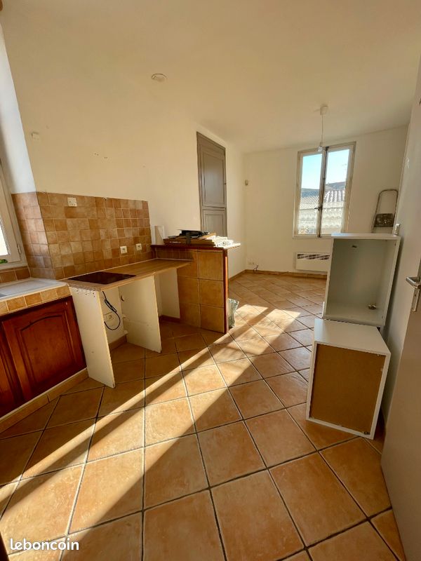 Appartement 2 pièces 37 m² · à Nîmes · 37 m² · 518 €