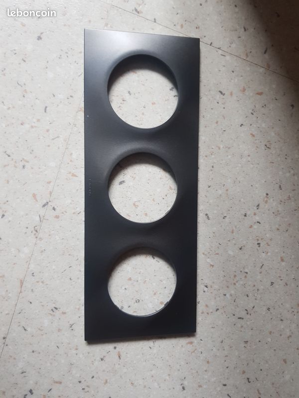 Plaque triple anthracite Eur'ohm (image 1)