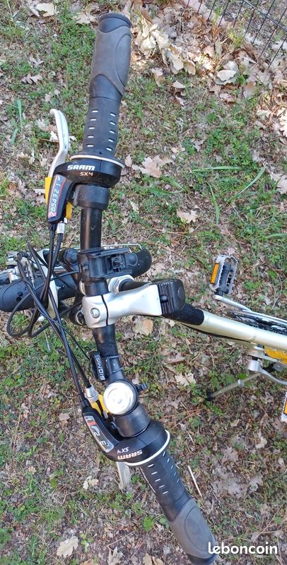 Magnifique VTC B-TWIN 26 pouces ultra confortable (tout suspendu, selle en gel ...) (image 7)