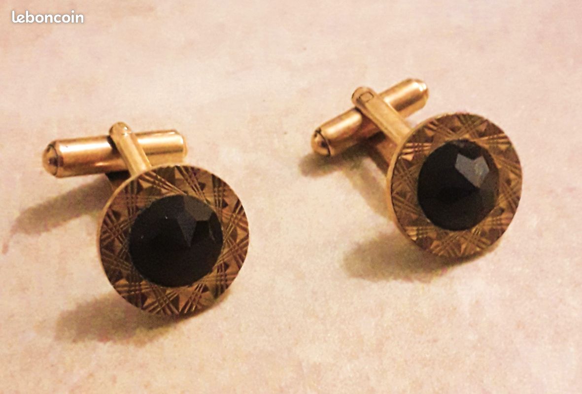 Paire De Boutons De Manchettes Plaqué Or Rose Avec Pierres Noires – Neuf Sans Emballage