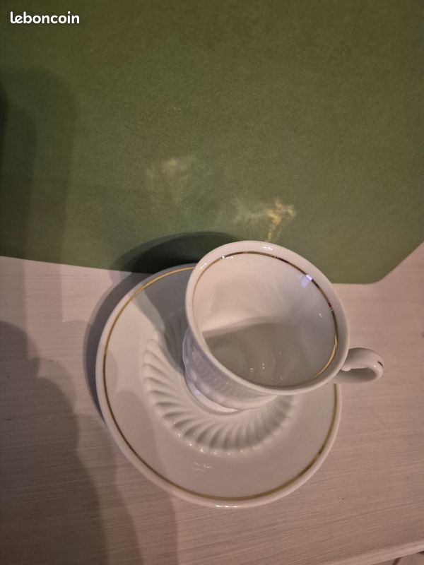 9 tasses a café en porcelaine avec sa soucoupe (image 2)