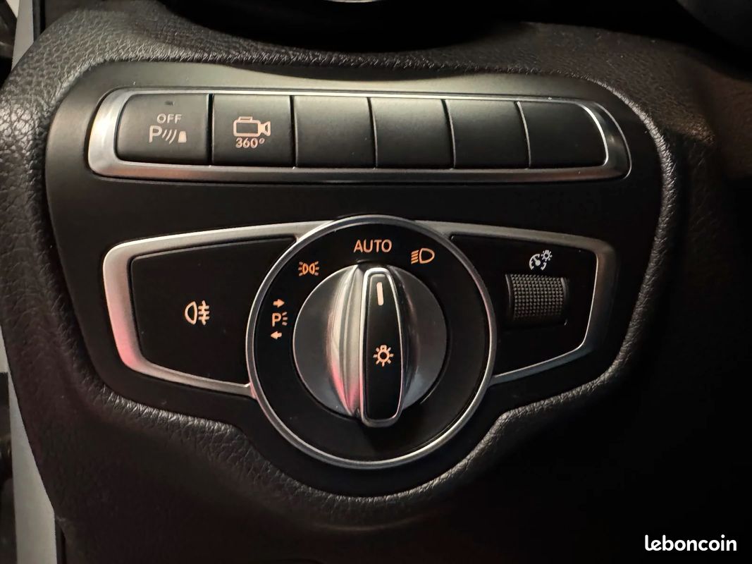 MERCEDES GLC 220 d 9G-Tronic 4Matic Sportline / SUIVI ENTRETIEN / PACK AMG / ATTELAGE / GARANTIE 12 MOIS (image 32)