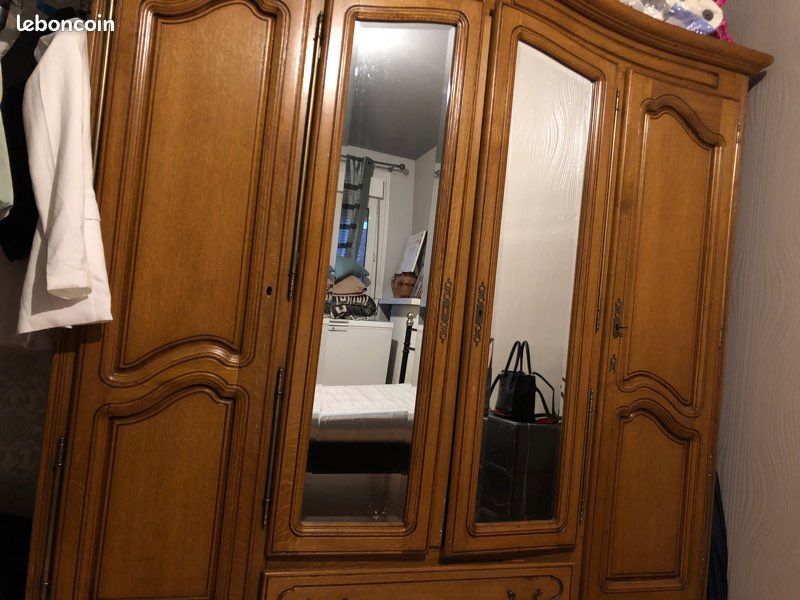 Armoire en bois (image 1)