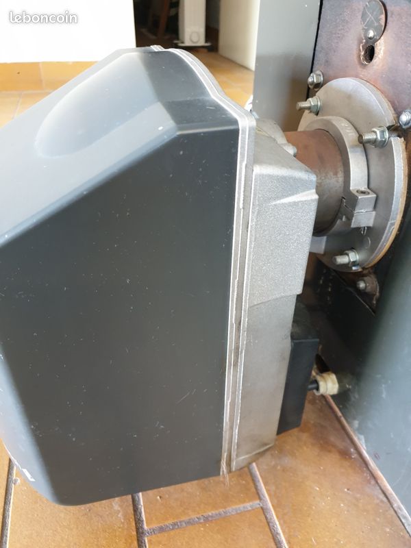 Vends bruleur fioul de dietrich parfait etat (image 4)
