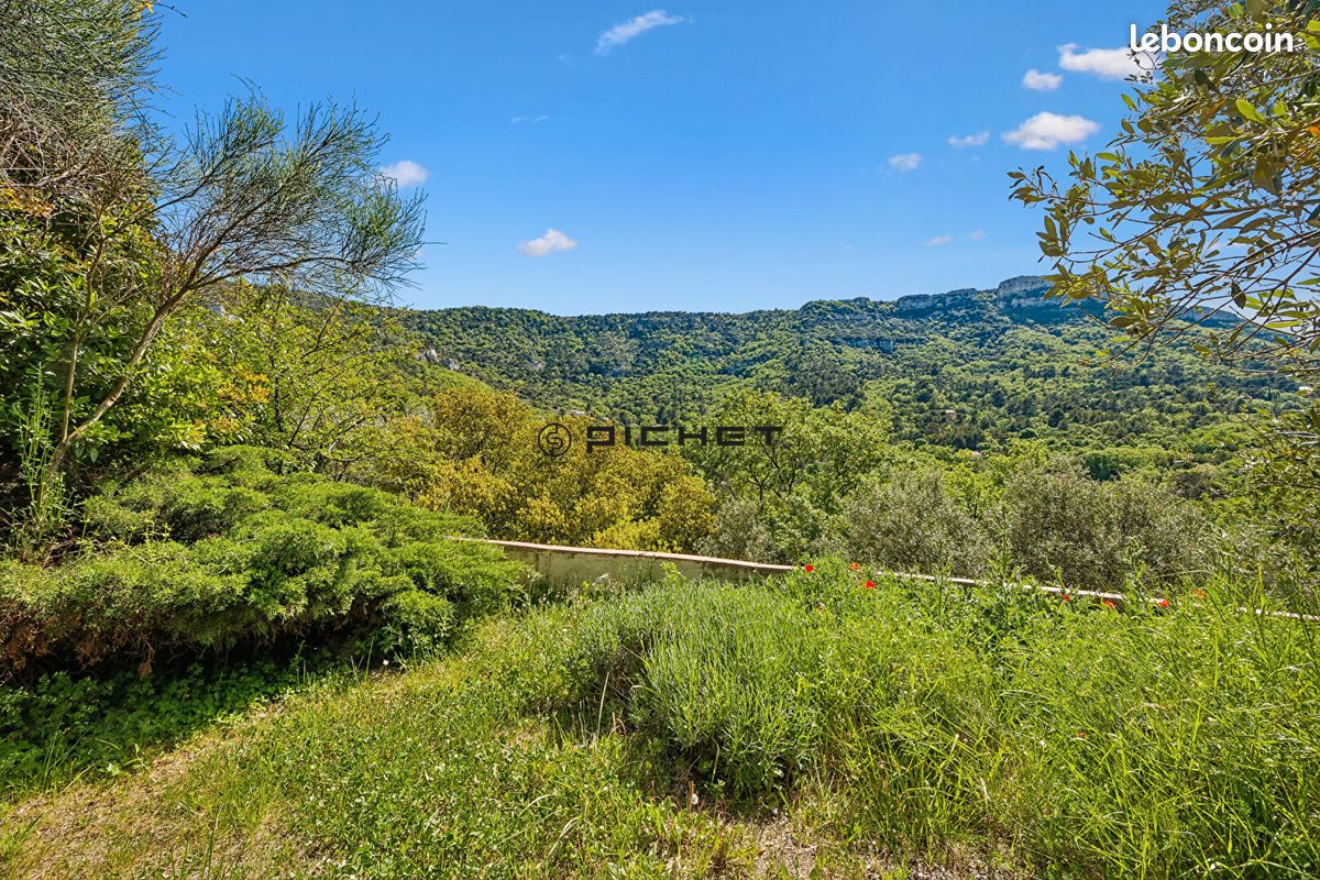 Maison 10 pièces 203 m² · à Mimet · 203 m² · 670 000 €