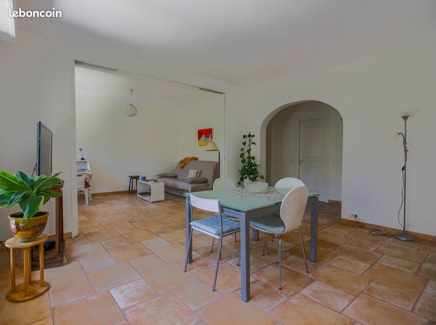 Appartement 2 pièces 53 m² · à Antibes · 53 m² · 900 €