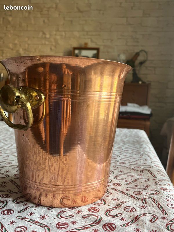ANCIEN SEAU À champagne en cuivre / Poignée en laiton rivetée art de la table EUR 30,00 - FR
