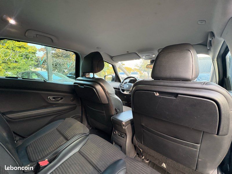 Renault scenic 1.6 dci 160 intens edc (image 8)