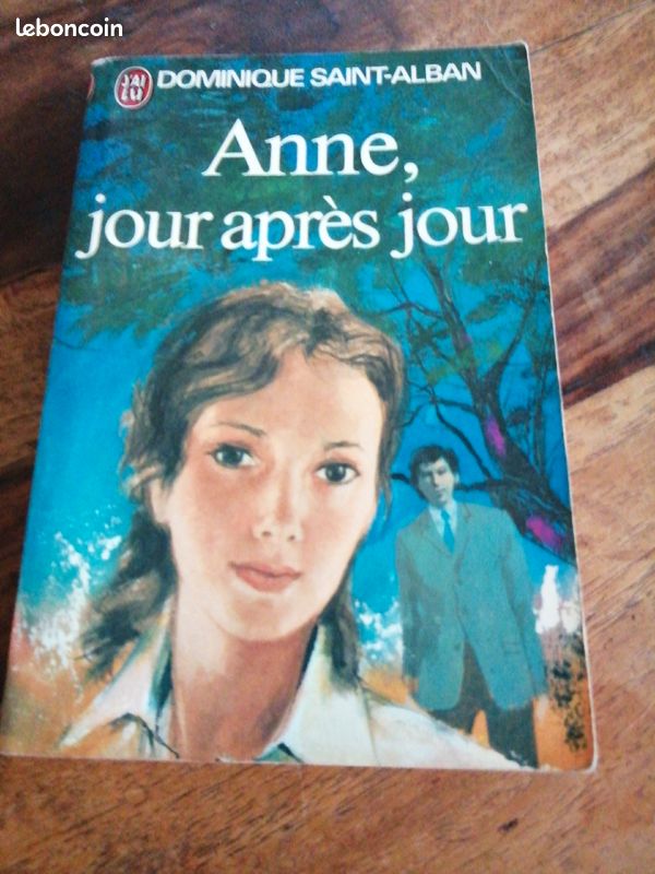 Livre roman (image 1)