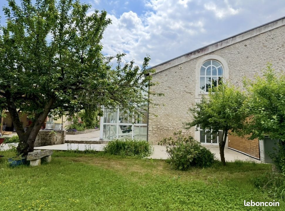 Maison 7 pièces 320 m² · à Combs-la-Ville · 320 m² · 779 000 €