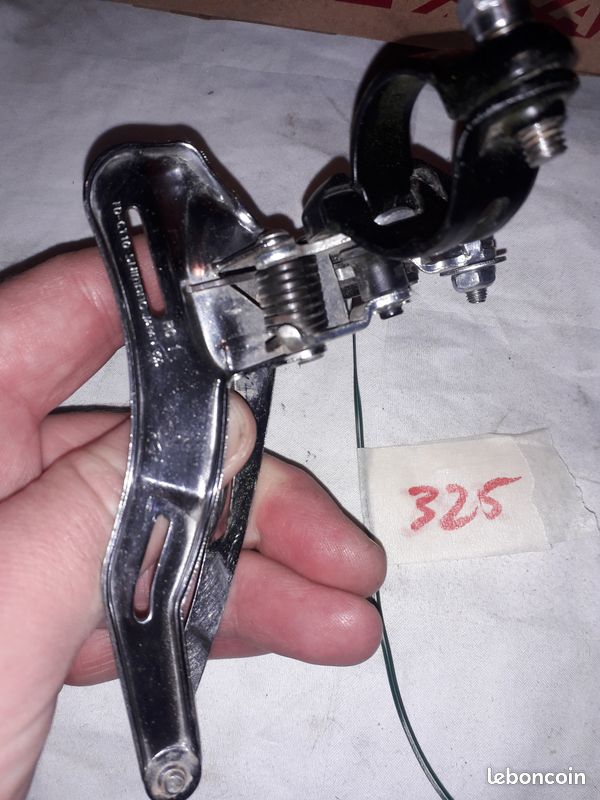 Dérailleur avant vélo route Shimano Ultegra R8000 à collier 2x11 (Diam