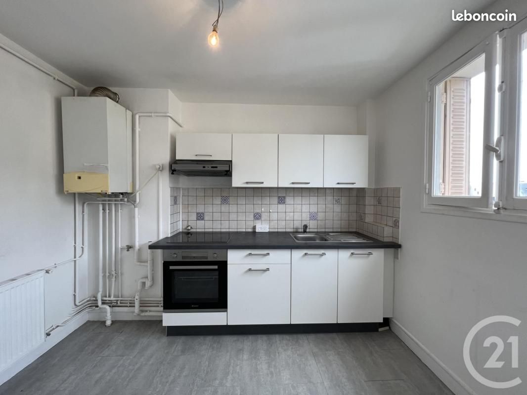 Appartement 3 pièces 55 m² · à Moulins · 55 m² · 525 €