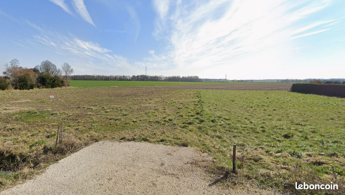 Terrain 1 325 m² Montaulin · 69 275 €