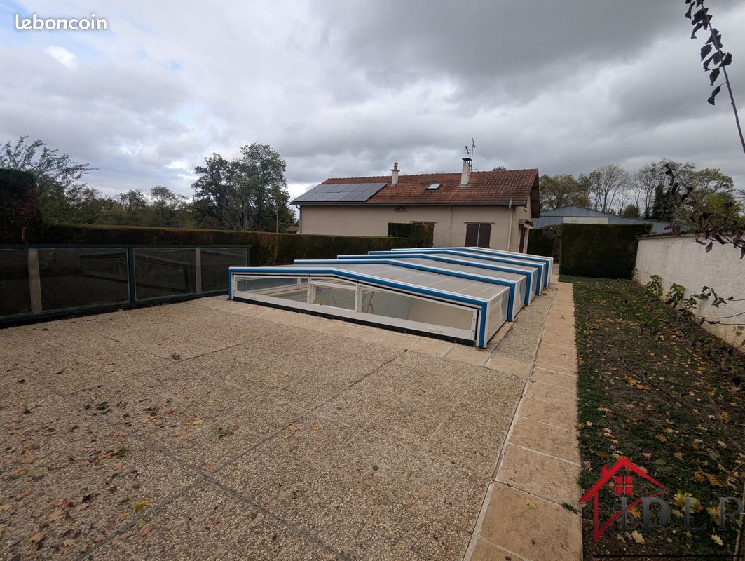 Maison 7 pièces 102 m² · à Attricourt · 102 m² · 210 000 €