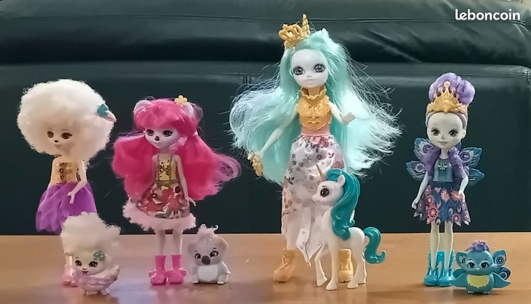 Poupées Enchantimals avec leurs animaux et accessoires modèles