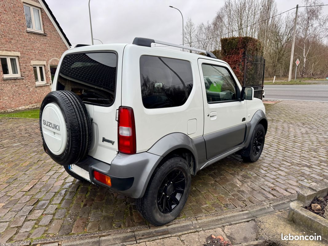 Jimny 4 pl Pilot 60000 km etat neuf 1.3 vvti 86 cv (image 2)