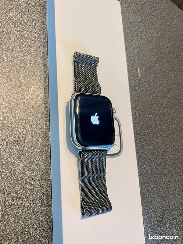 Apple Watch Séries 7 45mm Silver - NEUVE (image 2)