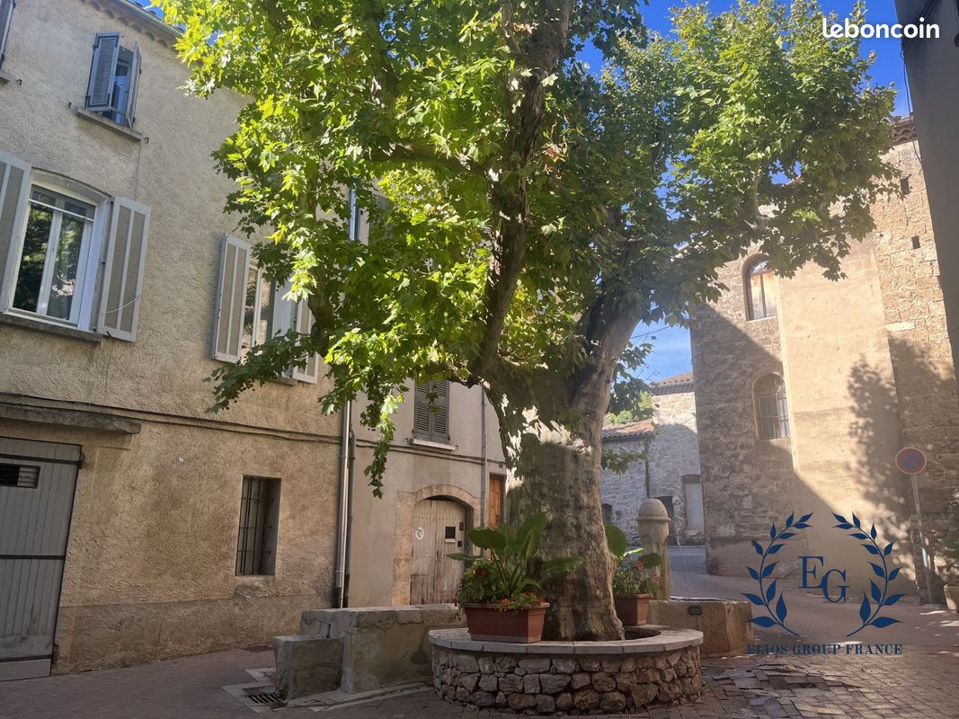 Immeuble 3 pièces 210 m² · à Barjols · 210 m² · 262 000 €