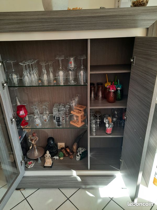 Vitrine (image 2)