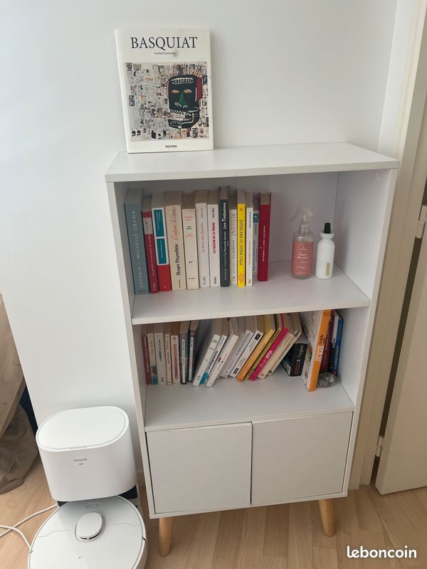 Petite bibliothèque (image 1)