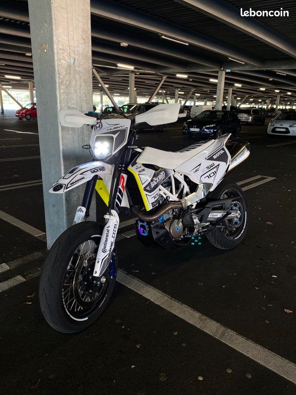 701 supermotard - Motos