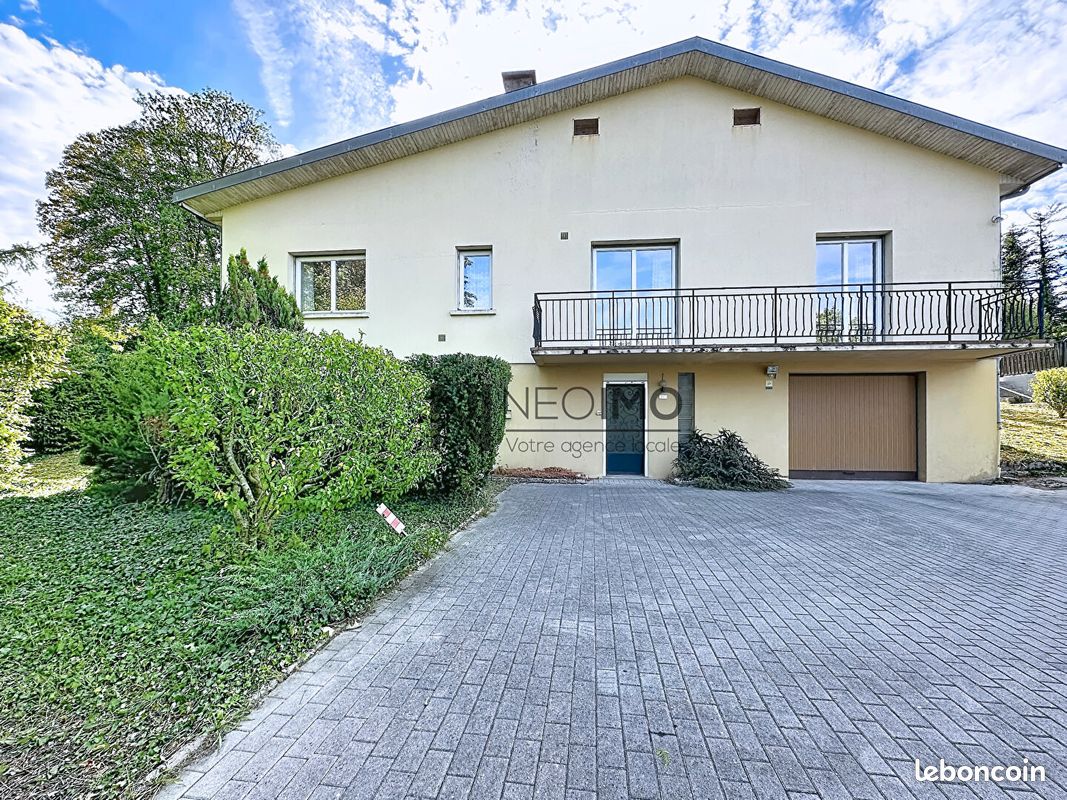 Maison 5 pièces 185 m² · à Neufchâteau · 185 m² · 135 000 €