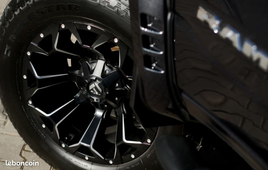 Dodge RAM 1500 BIG HORN 5.7 HEMI 4X4 401 CH / EXCLUSIVITÉ (image 8)