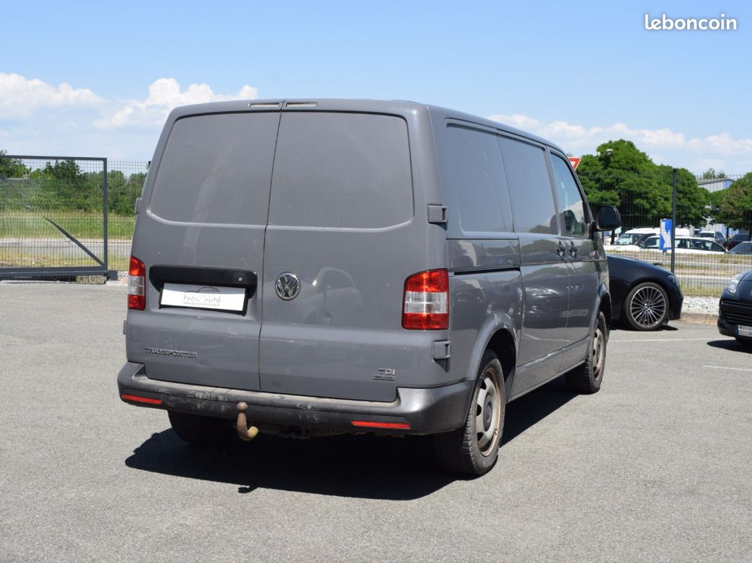 VOLKSWAGEN TRANSPORTER FOURGON TOLE 2.8T T5 4MOTION 2.0 BiTDI 180 CV / ORIGINE FRANCE / ATTELAGE (image 3)