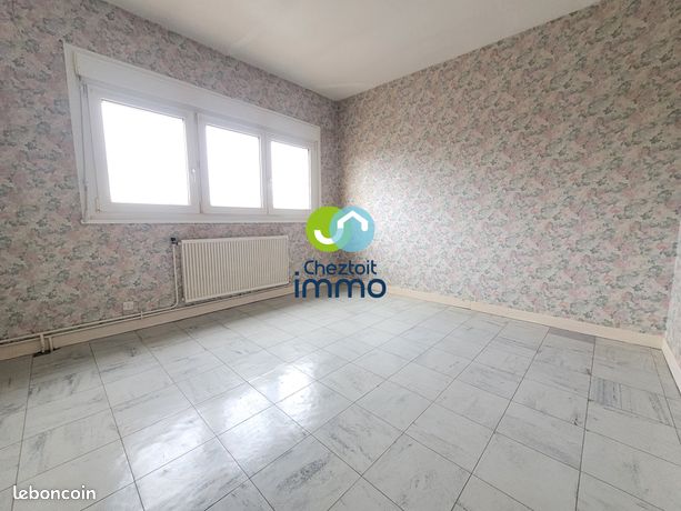https://img.leboncoin.fr/api/v1/lbcpb1/images/10/67/df/1067dfc7970ed6014e2d35d5d6f063a71075b11e.jpg?rule=ad-image
