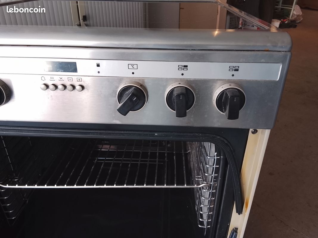 Gazinière Proline P601IMCIXT neuf

Largeur 60 cm Table de cuisson induction
4 foyers jusqu'à 2000 W Puissance totale 3000 Watts
Capacité du four 70L Nettoyage catalyse
Four cuisson par air brassé (image 5)