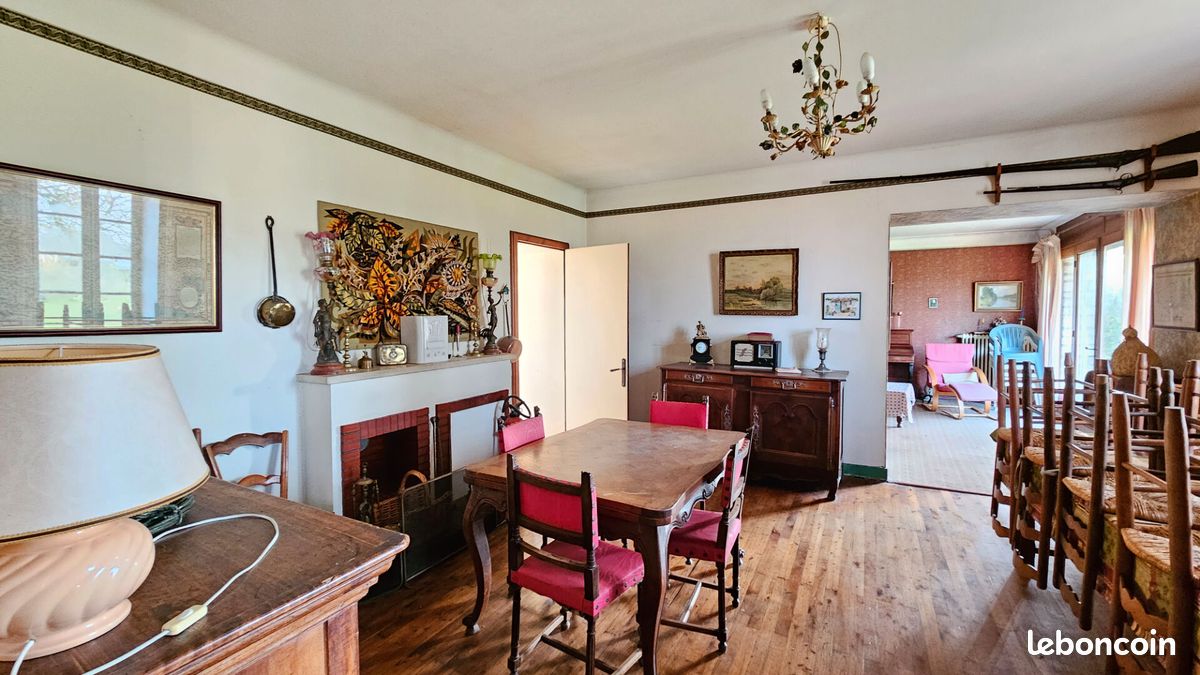 Maison 10 pièces 300 m² - Coulon 79510 (image principale 3)