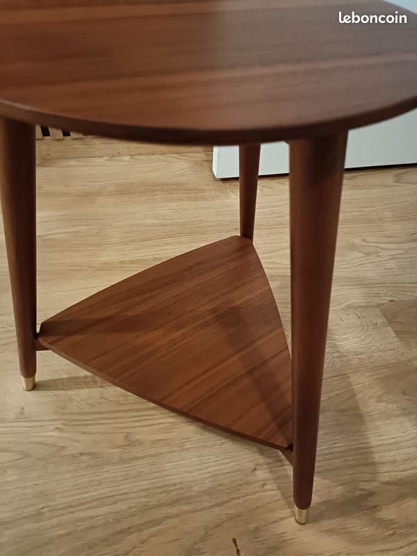 Table (image 3)