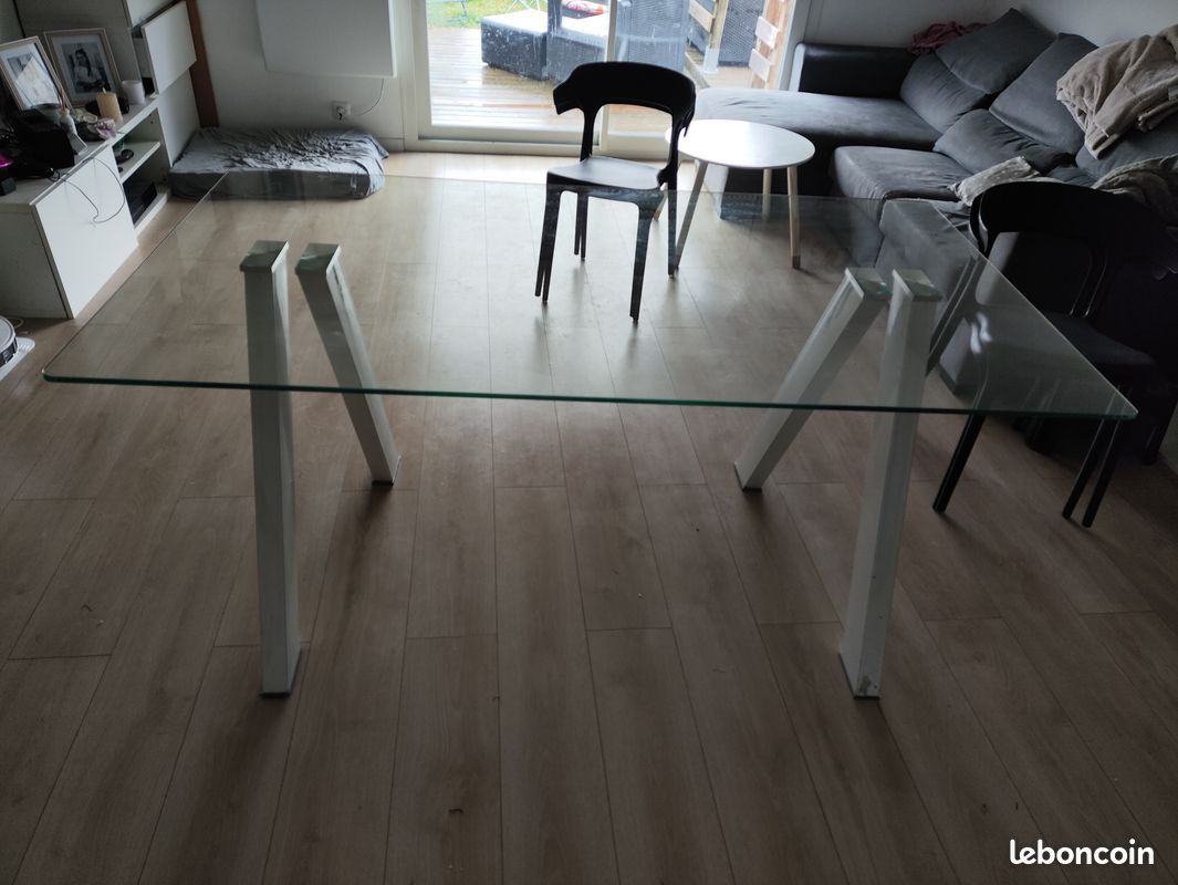 Table a manger (image 1)