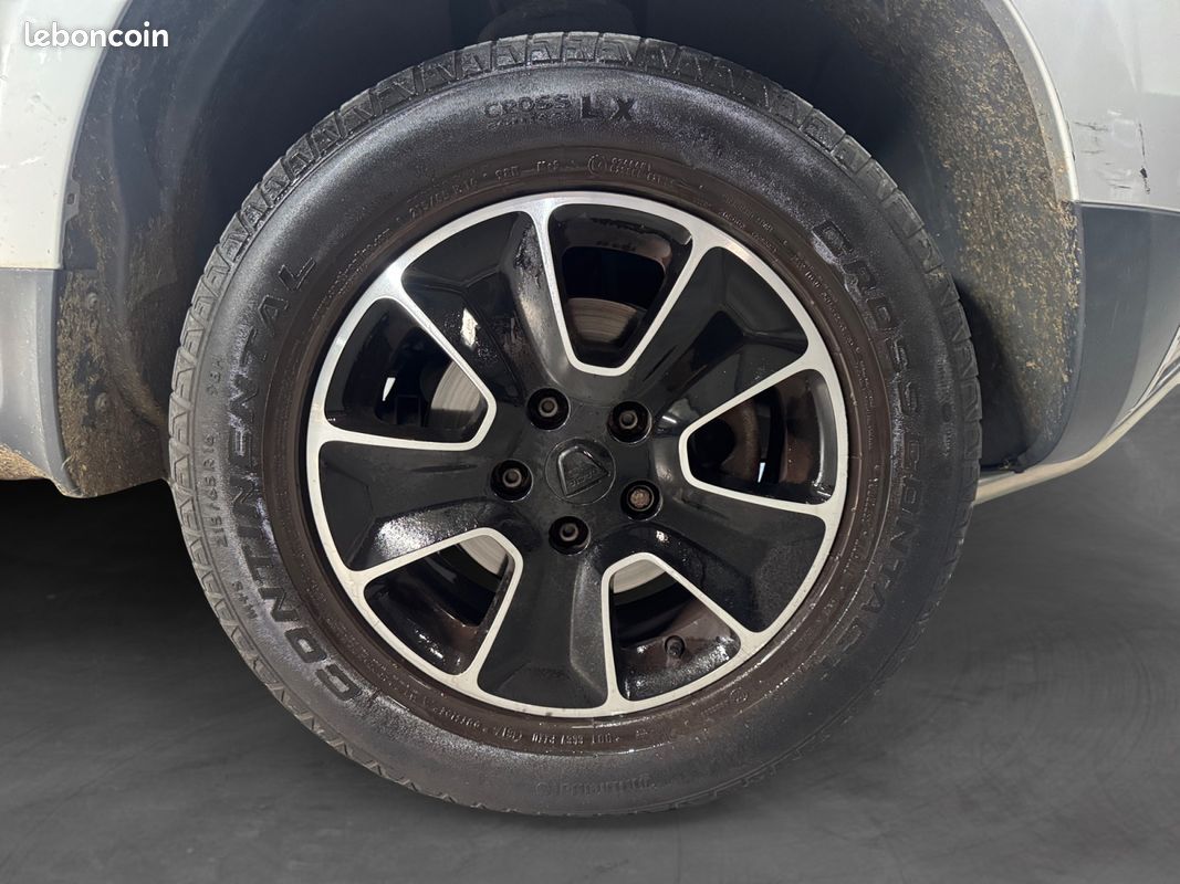 DACIA DUSTER 1.5 DCI 110 BLACK TOUCH 110Ch Garantie 12 mois (image 18)