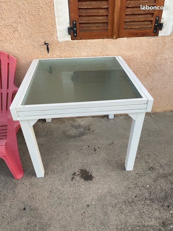 Table blanche extensible d’extérieur (image 1)